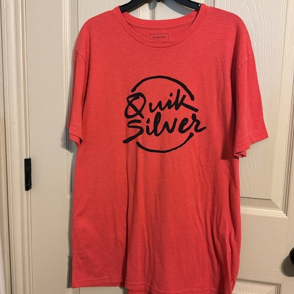 Quicksilver tee. Large